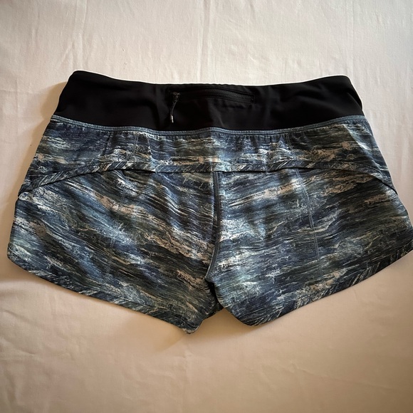 Lululemon Speed Short *4-way Stretch size 6 - Picture 5 of 9